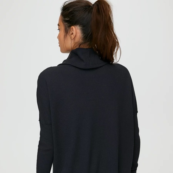 Aritzia TNA Thermal Cowlneck - M - Picture 6 of 6